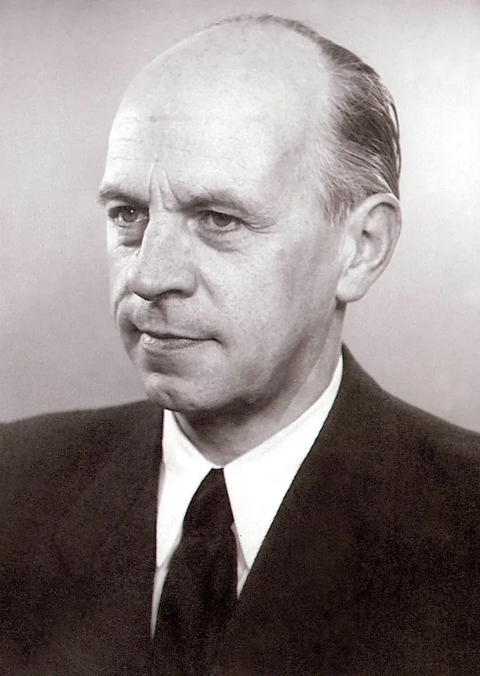 Reinhold Woeste 